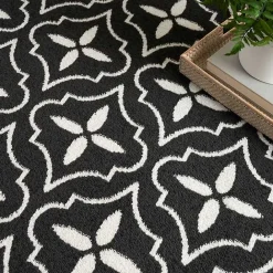 Outlet Kirklands Home Black & Ivory Quatrefoil Indoor/Outdoor Rug, 8x10
