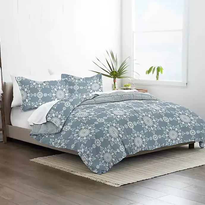 Clearance Kirklands Home Daisy Medallion Queen 3-pc. Comforter Set Blue