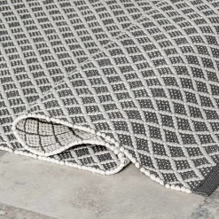 Discount Kirklands Home Gray & White Trellis Indoor/Outdoor Rug, 4x6