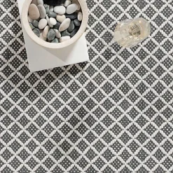New Kirklands Home Gray & White Trellis Indoor/Outdoor Rug, 5x8