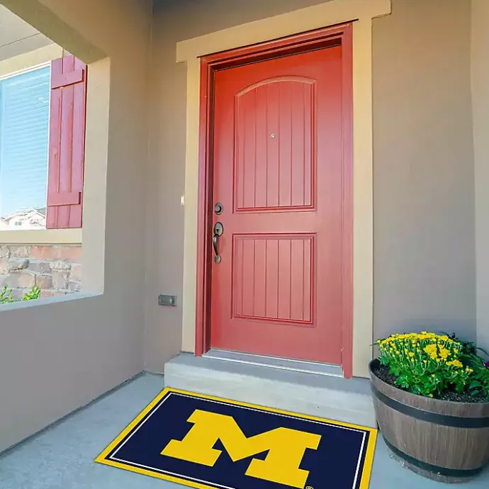 Outlet Kirklands Home University of Michigan Area Rug, 3x4